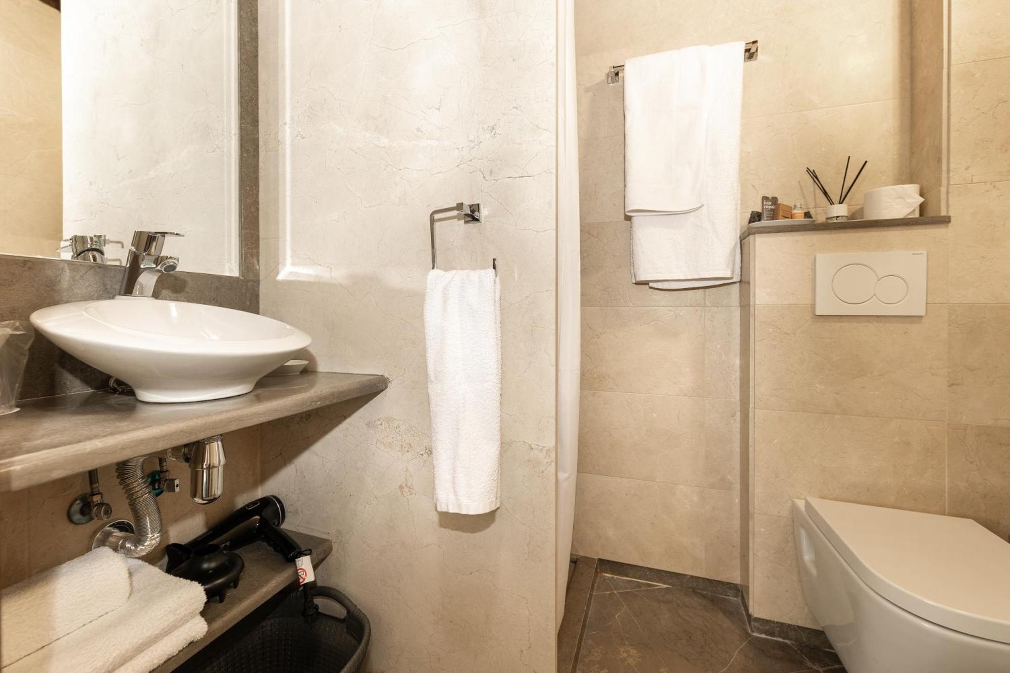 Apartamentos En Pleno Centro, Aljibe Rodrigo Del Campo 1A กรานาดา ภายนอก รูปภาพ